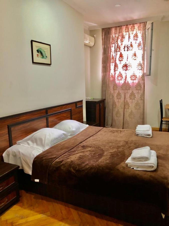 Hotel Cattaleya Batumi Esterno foto