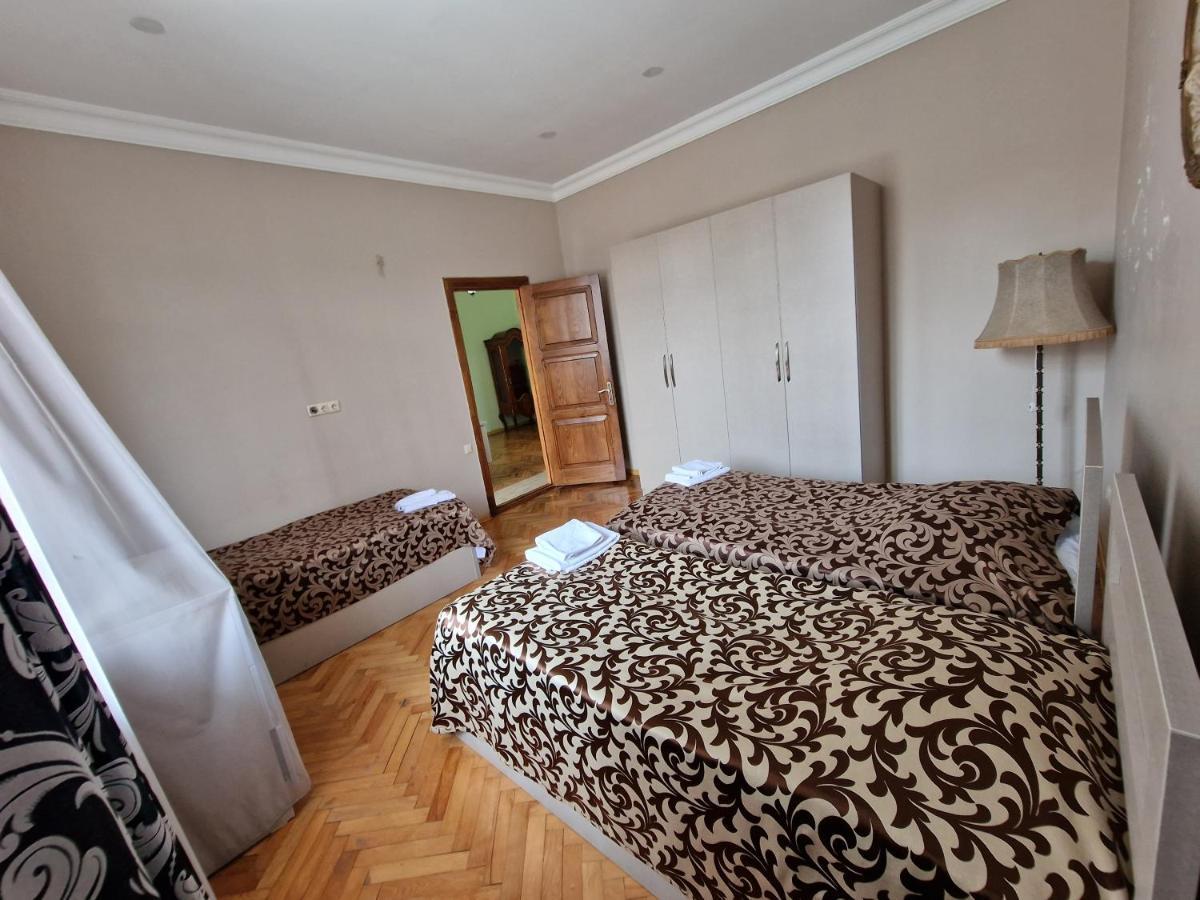Hotel Cattaleya Batumi Esterno foto