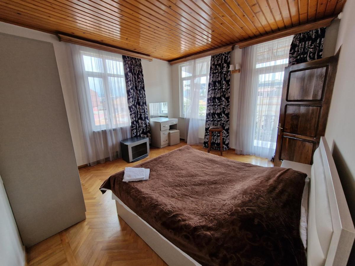 Hotel Cattaleya Batumi Esterno foto