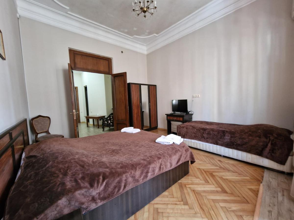 Hotel Cattaleya Batumi Esterno foto