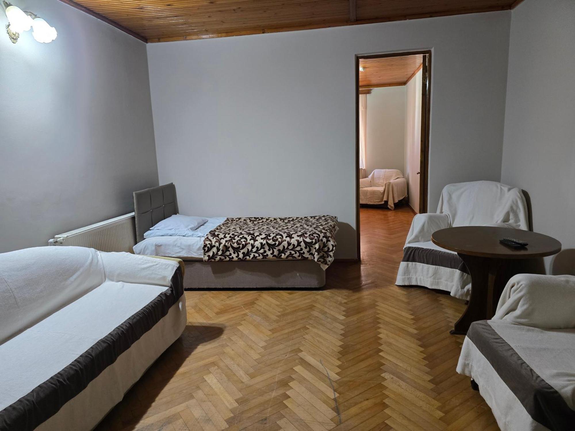 Hotel Cattaleya Batumi Esterno foto