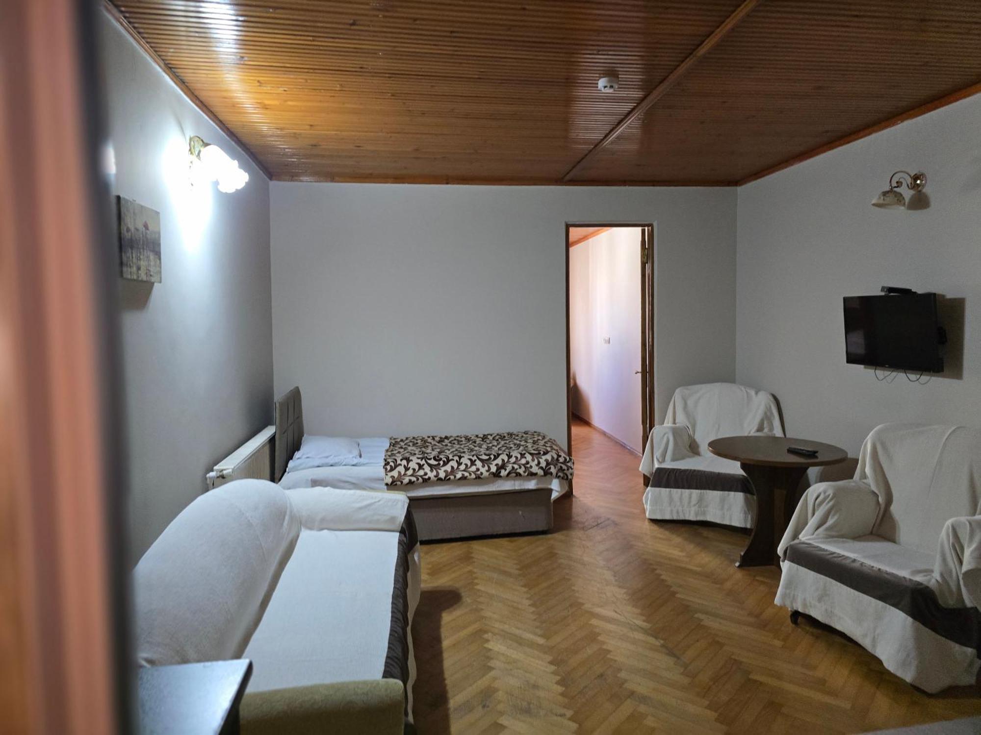 Hotel Cattaleya Batumi Esterno foto