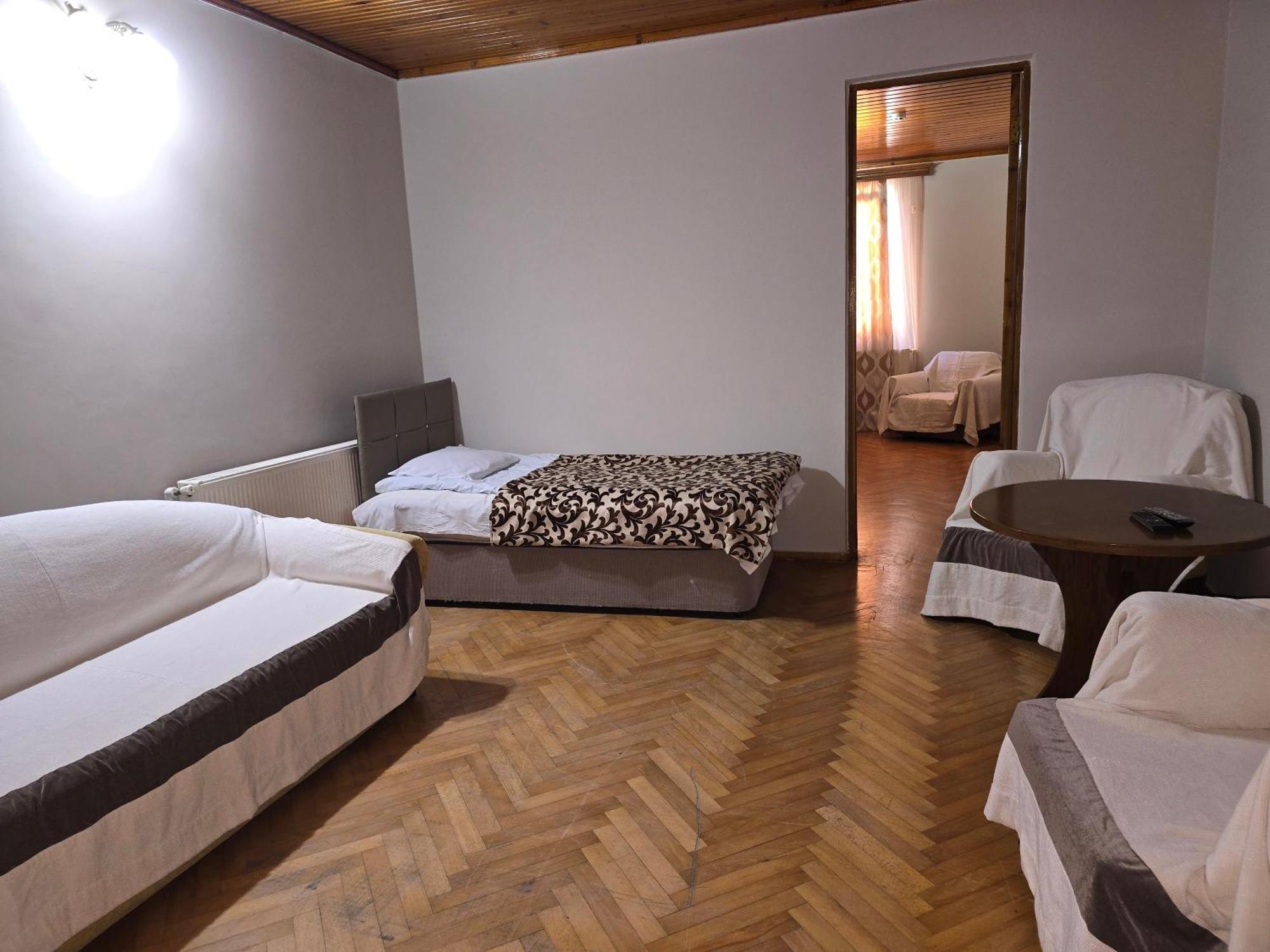 Hotel Cattaleya Batumi Esterno foto