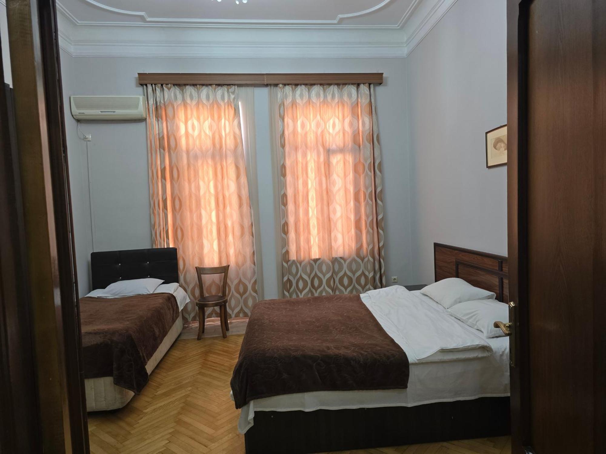 Hotel Cattaleya Batumi Esterno foto