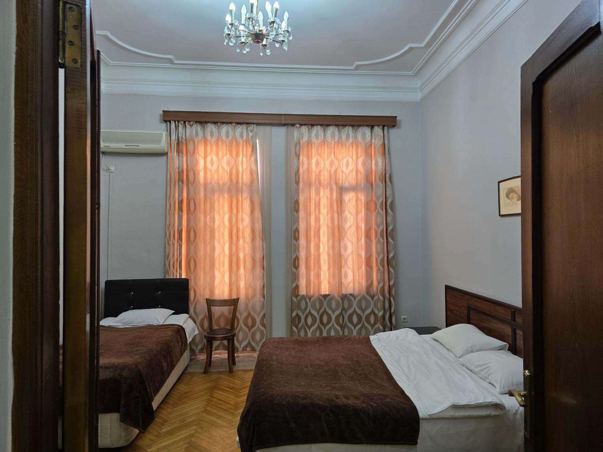 Hotel Cattaleya Batumi Esterno foto
