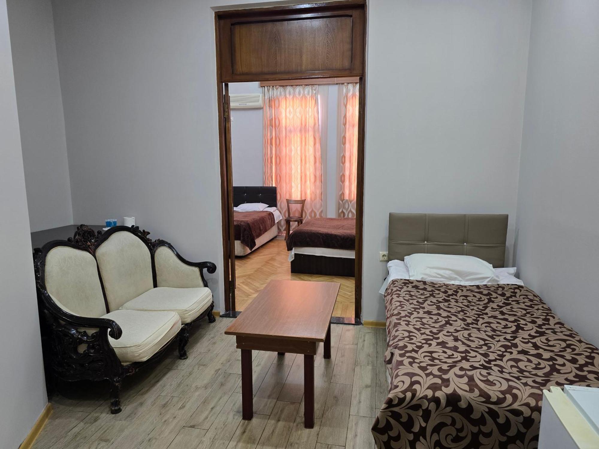 Hotel Cattaleya Batumi Esterno foto