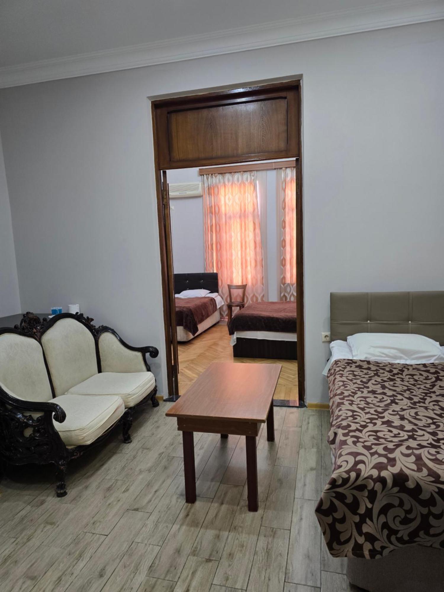 Hotel Cattaleya Batumi Esterno foto