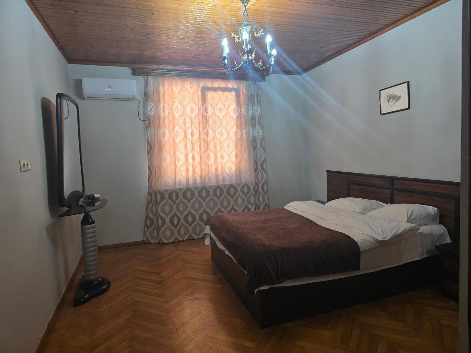 Hotel Cattaleya Batumi Esterno foto